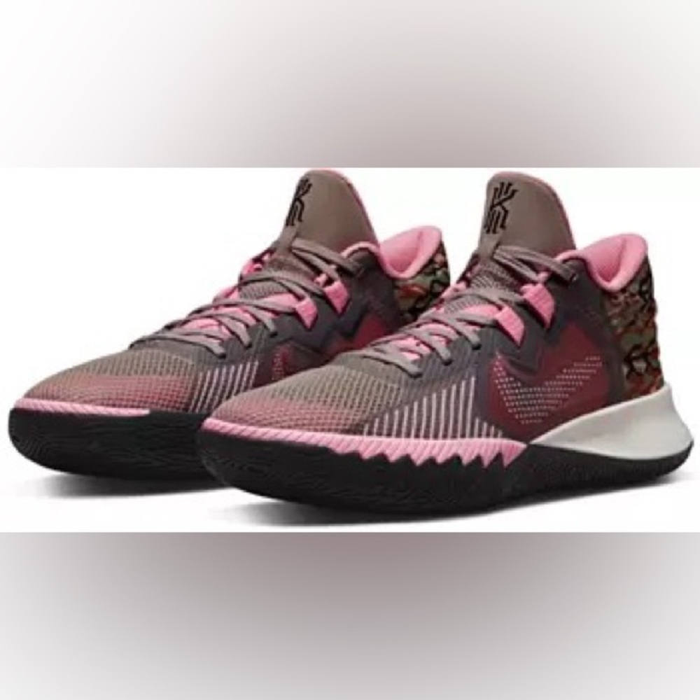 Kyrie Irvin flytrap v - Picture 8 of 14